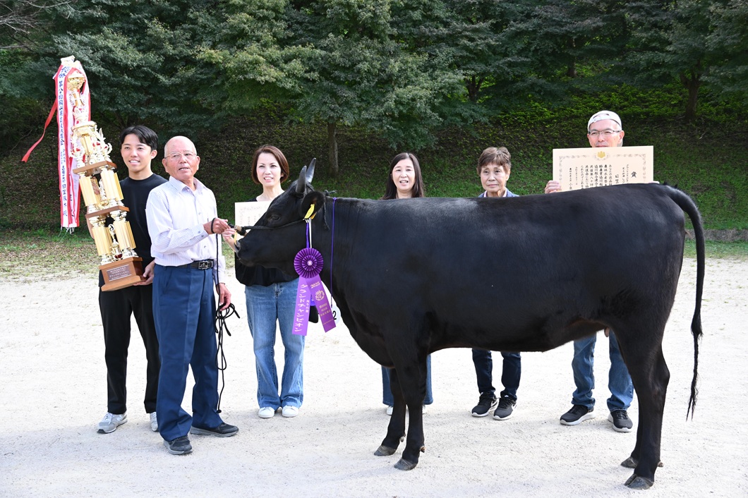 大臣賞に日笠さん（吉備中央町）　農政局長賞に築山さん（鏡野町）