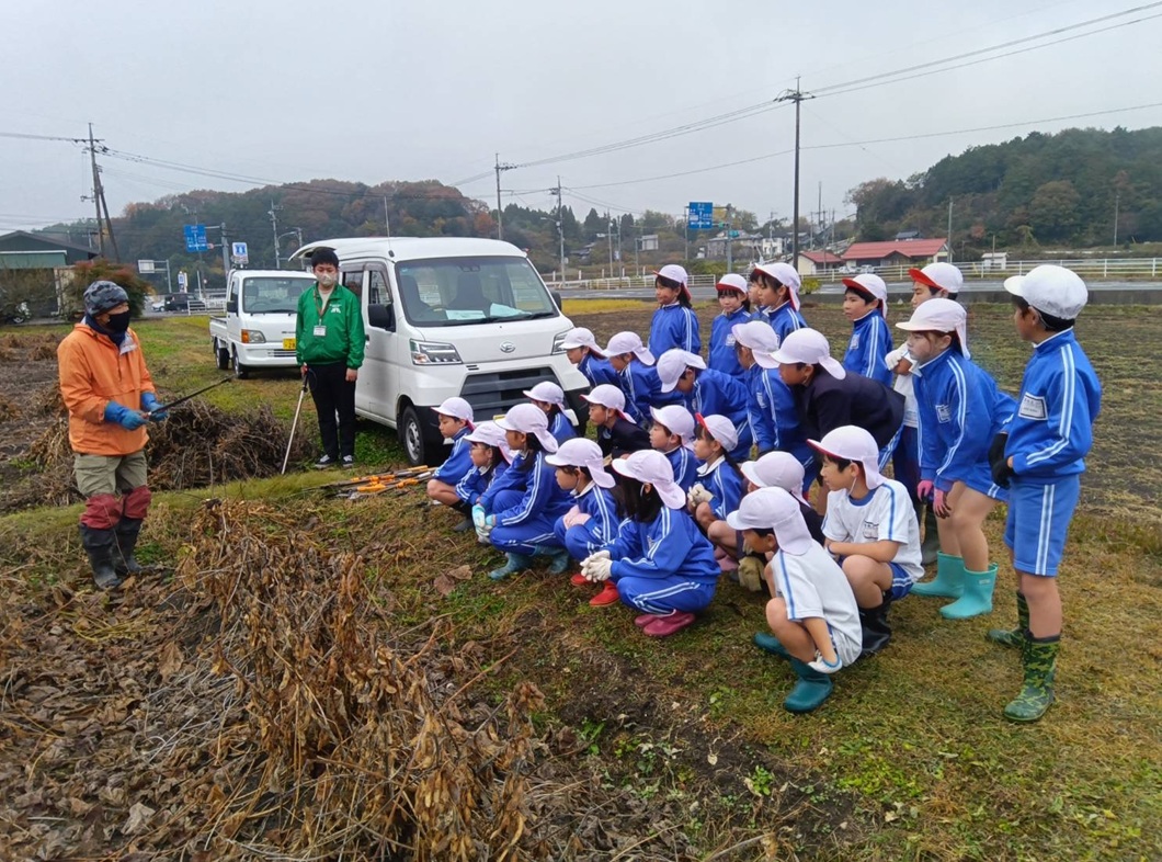 児童ら黒大豆の学習/勝央北小学校