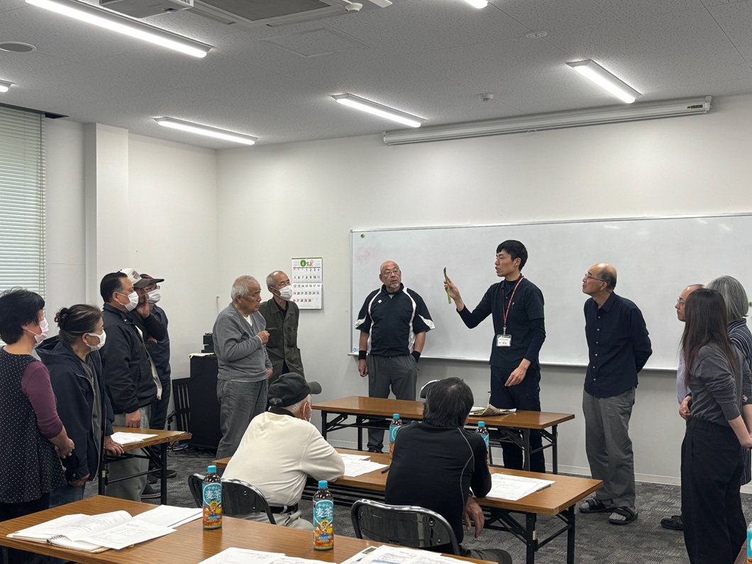 春芽の出荷控え基準確認/つやまアスパラガス部会