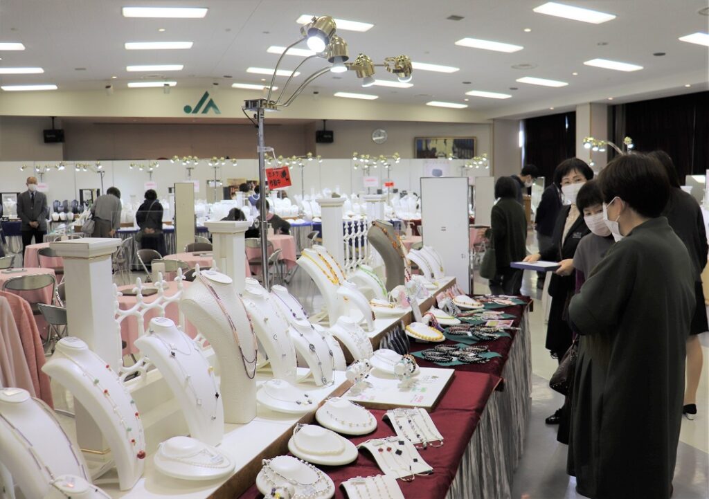 麗宝、新品袋帯、吉永小百合さん着用、皇室 受け持っ