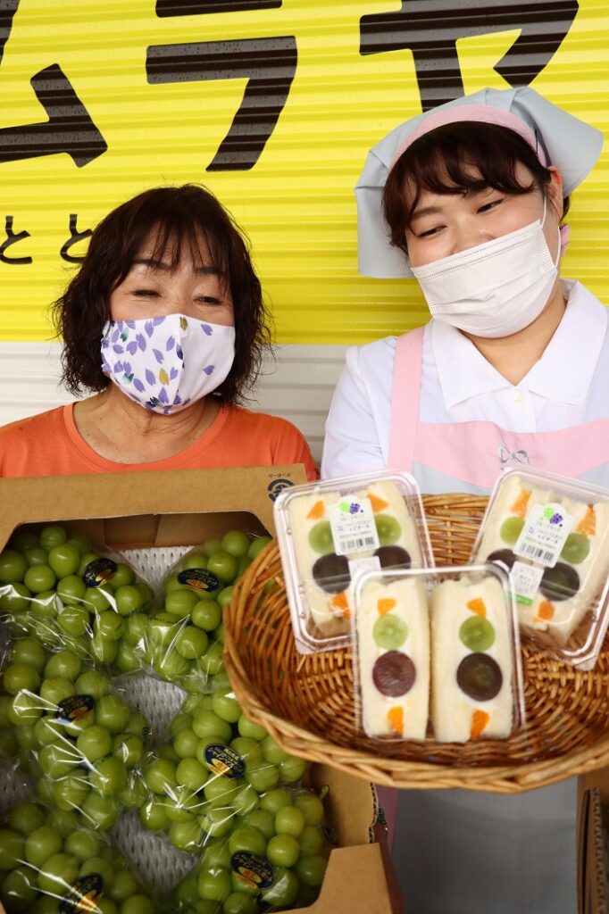ピオーネ＆晴れ王でフルーツサンド／JA晴れの国岡山×株式会社岡山