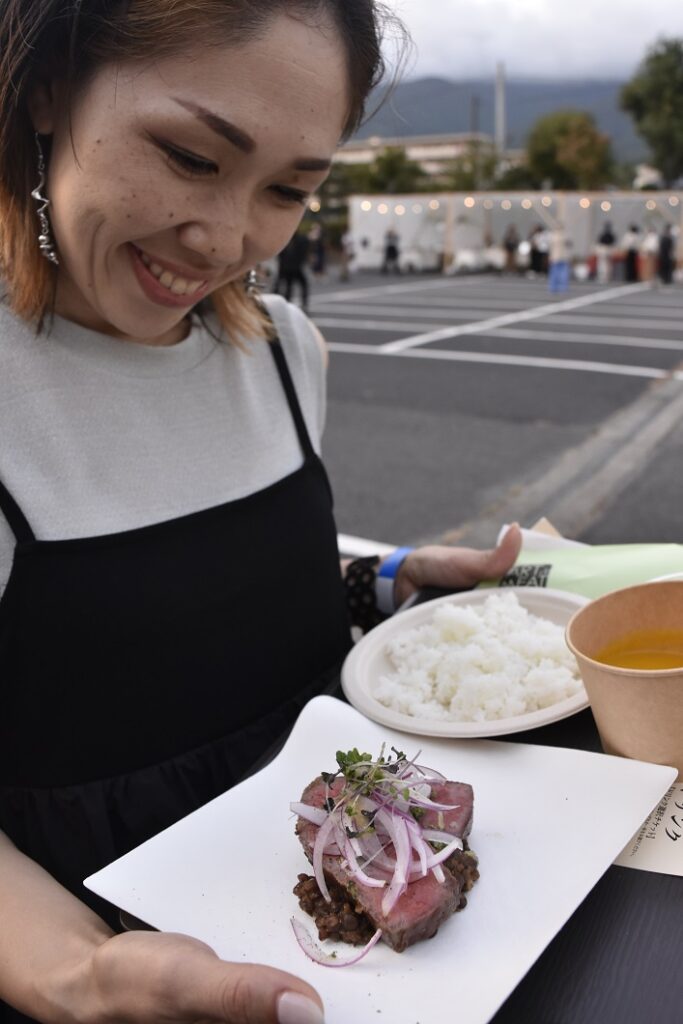 「なぎビーフ」で森の芸術祭盛り上げる／奈義町