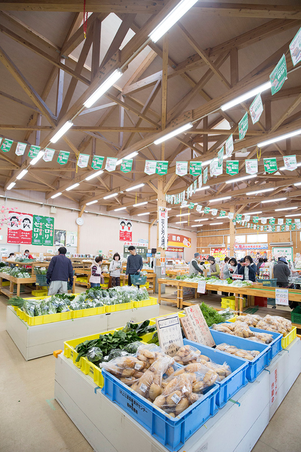 天井が高い店内の様子