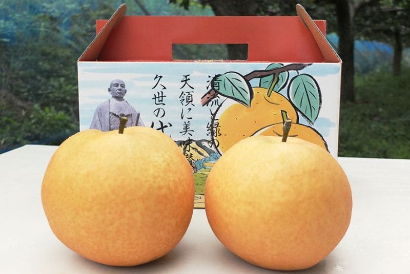 代官梨と化粧箱の写真